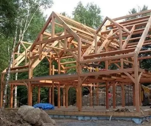 万宁木结构古建筑的5项传统加固技术与3项新技术